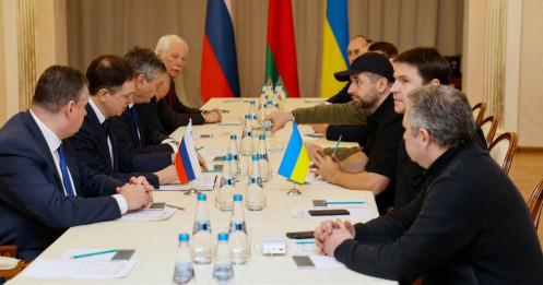 Đàm phán Nga - Ukraine bất ngờ 'tạm dừng kỹ thuật'