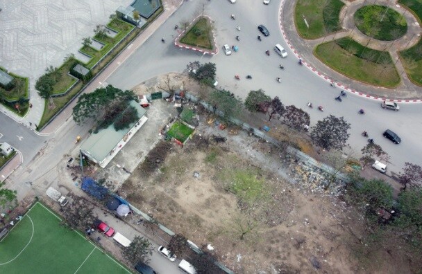 Hà Nội: Cận cảnh hơn 5.000m2 "đất vàng" của Vietcombank bỏ hoang ở Cầu Giấy