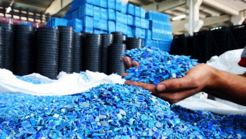 Doanh nghiệp nhựa xoay xở trong bão giá nguyên liệu