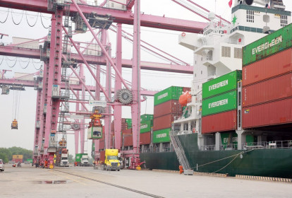 Doanh nghiệp lo ngại sẽ càng khó khăn nếu TPHCM thu phí hạ tầng cảng biển vào tháng 4 tới