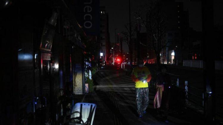 Động đất 7,3 độ richter ở Nhật, 1 người chết, 69 người bị thương