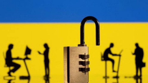 Ukraine chiêu mộ hơn 200 hãng công nghệ, 300.000 hacker để “đấu” với Nga