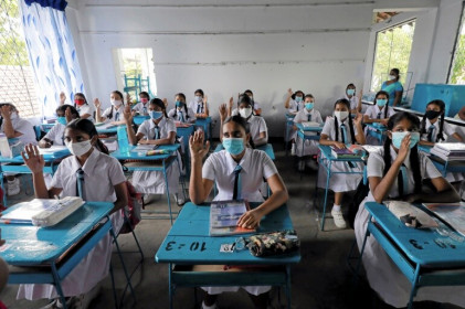 Hết giấy, Sri Lanka hủy thi học kỳ của hàng triệu học sinh