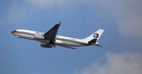 'Không có dấu hiệu sống' sau vụ rơi máy bay, Chủ tịch Trung Quốc sốc