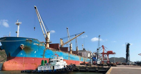 Kiến nghị giảm một loạt phí hỗ trợ vận tải biển để bình ổn giá cước