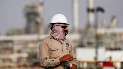 Gã khổng lồ dầu lửa vùng Vịnh Saudi Aramco lãi 110 tỷ USD nhờ giá dầu cao ngất ngưởng