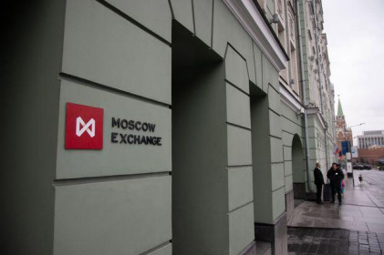 Nga: Sàn giao dịch chứng khoán Moskva mở cửa trở lại, các chỉ số chính phục hồi