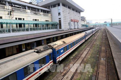 Đường sắt chạy lại tàu khách Hà Nội - Vinh