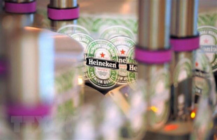Cùng với Heineken, hãng bia Carslberg cũng rút khỏi thị trường Nga