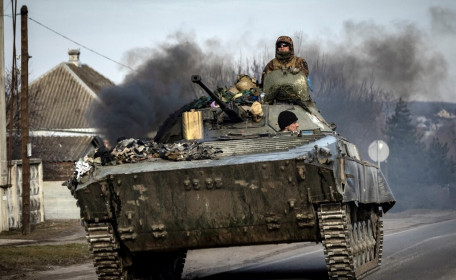 Mỹ sắp giúp chuyển giao xe tăng cho Ukraine phòng thủ Donbass?