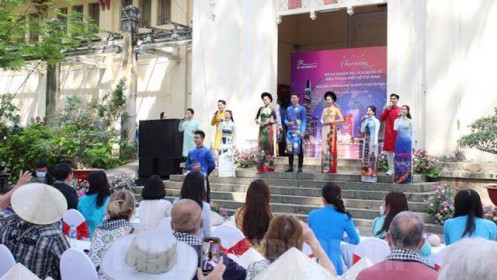 Thành phố Hồ Chí Minh đón đoàn 130 khách du lịch quốc tế đến từ Mỹ