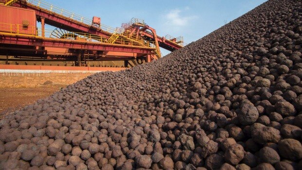 Việt Nam xúc tiến nhập khẩu quặng sắt, than từ Úc