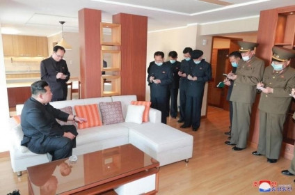 Ngỡ ngàng cảnh bên trong khu nhà ở hiện đại 800 căn hộ ở Triều Tiên