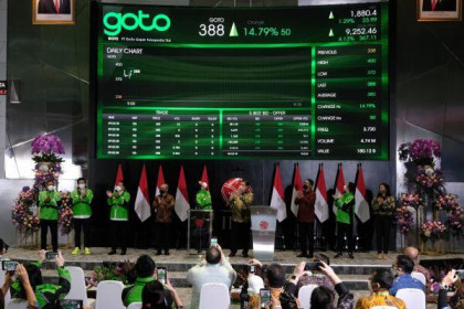 Cổ phiếu của GoTo tăng hơn 20% trong ngày đầu IPO