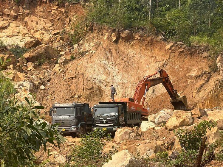 Bình Định: Hết hạn giấy phép, Công ty Nam Ngân ngang nhiên khai thác "lậu" tài nguyên