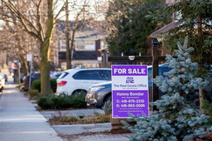 Canada cấm người nước ngoài mua nhà để kiểm soát giá