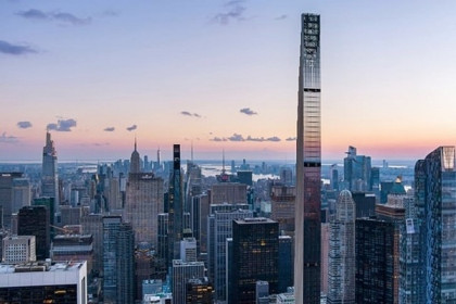 Tòa nhà chọc trời 'mảnh mai' nhất thế giới ở New York lắc lư trong gió
