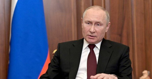 Tổng thống Putin lệnh bao vây nhà máy Azovstal để 'một con ruồi cũng không thể bay qua'