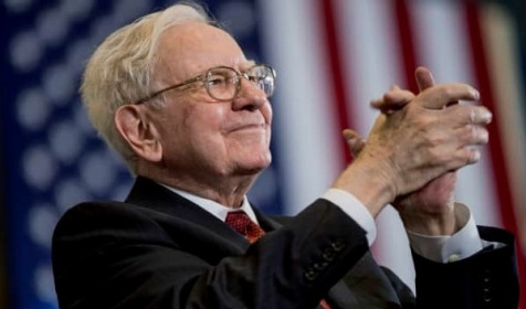 Warren Buffett tổ chức đấu giá bữa ăn trưa lần cuối cùng