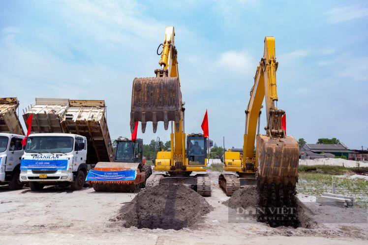 Chủ tịch nước nhấn nút khởi công dự án đường ven biển hơn 2.000 tỷ đồng ở Quảng Trị