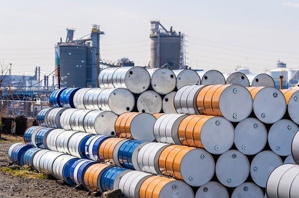 Giá xăng dầu hôm nay 3/5: Tăng tốt trở lại, Nga vẫn tiếp tục bán dầu cho châu Âu qua Ukraine