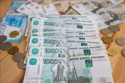 Đồng ruble của Nga tăng giá lên mức kỷ lục trong hơn 2 năm qua