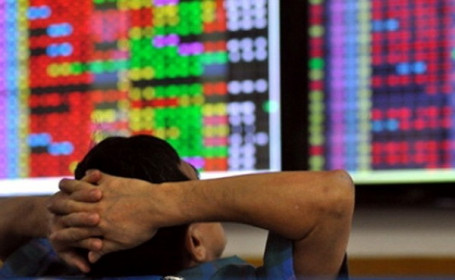 Nhiều cổ phiếu bị bán tháo, VN-Index giảm hơn 31 điểm