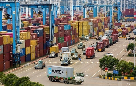 Thị trường châu Á giảm điểm, xuất khẩu của Trung Quốc tăng chậm