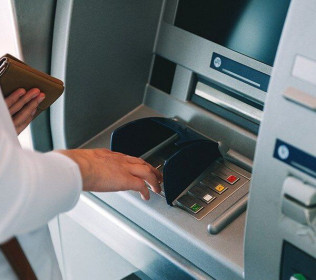 Thí điểm rút tiền tại cây ATM bằng căn cước công dân gắn chip