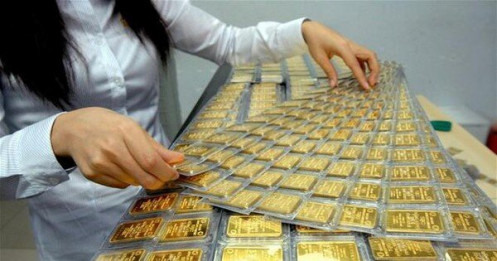 Giá vàng trong nước tăng trở lại, cao hơn vàng thế giới 17 triệu đồng/lượng