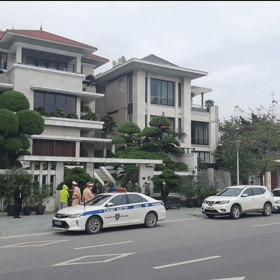 Hé lộ về doanh nghiệp đứng sau 3 ô tô hạng sang trong nhà cựu Chủ tịch UBND TP.Hạ Long