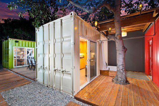 Những thiết kế nhà container cho ai "bỏ phố về rừng"