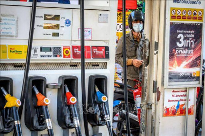 Giá dầu châu Á tăng phiên đầu tuần khi mùa lái xe ở Mỹ đến gần