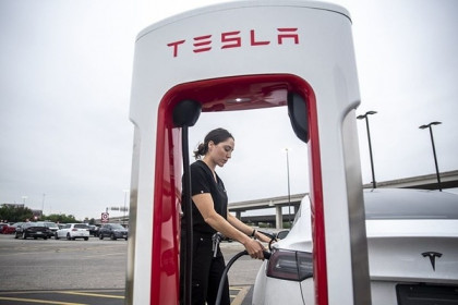 Tesla sắp mở nhà hàng có sẵn chỗ sạc ôtô điện