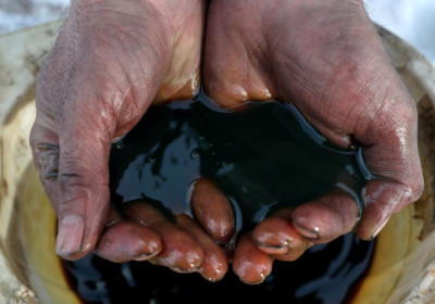 Ả Rập Xê-út tăng giá dầu hợp đồng dài hạn ở châu Á