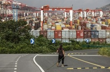 Xuất khẩu Trung Quốc chững lại khi các nước thắt chặt chi tiêu