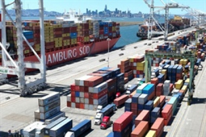 Mỹ giảm nhập khẩu trong tháng 4