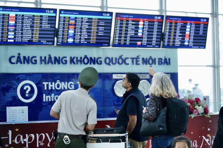 Lượng khách tới sân bay Nội Bài vượt đỉnh, cao kỷ lục