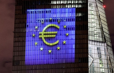 Khảo sát: Eurozone sẽ 'né' được suy thoái