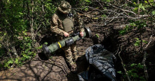 Washington Post: Mỹ cung cấp vũ khí hiện đại cho Ukraine, nhưng không hướng dẫn sử dụng