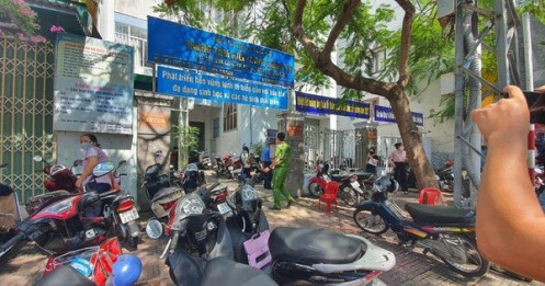 [NÓNG] Đang khám xét trụ sở CDC Khánh Hoà, thu giữ tài liệu điều tra vụ Việt Á