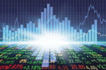 Cổ phiếu ngân hàng, chứng khoán và thép bứt phá, VN-Index giảm điểm