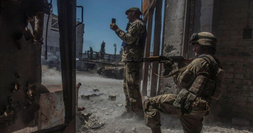 Ukraine báo hiệu rút quân khỏi chiến trường trọng điểm Sievierodonetsk