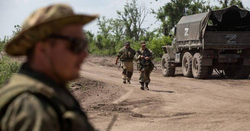 Quân đội Nga bao vây 2.000 binh sĩ Ukraine, lính đánh thuê ở Lugansk