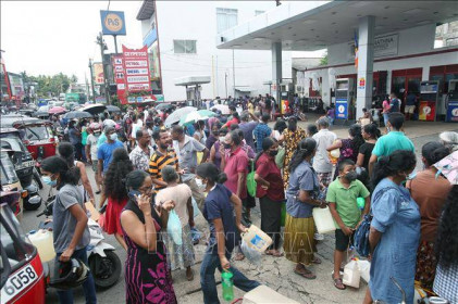 Sri Lanka tăng giá nhiên liệu trong bối cảnh thiếu nguồn cung trầm trọng