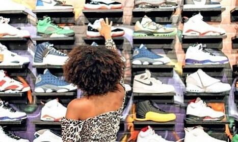 Doanh thu của Nike giảm xuống 12,2 tỷ USD do hàng tồn kho chất đống