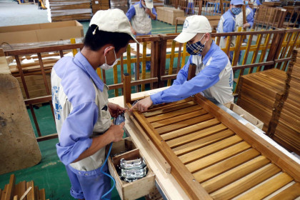 Bloomberg: Kinh tế Việt Nam tăng trưởng vượt bậc nhờ xuất khẩu, sản xuất