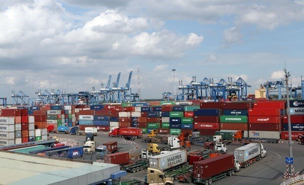 Cảng biển sôi động nhờ hoạt động xuất nhập khẩu