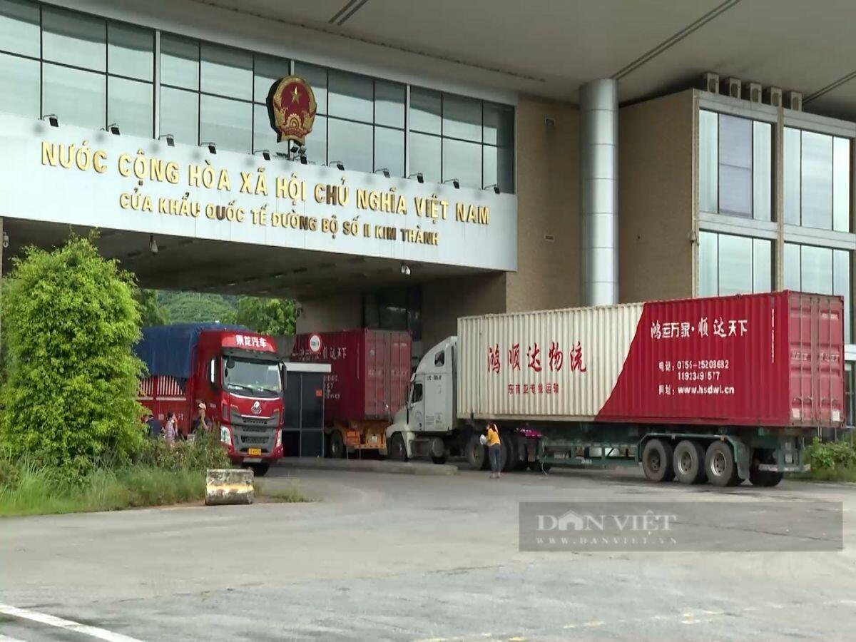 Lào Cai: Tạm dừng xuất nhập khẩu qua cửa khẩu Quốc tế đường bộ số II Kim Thành