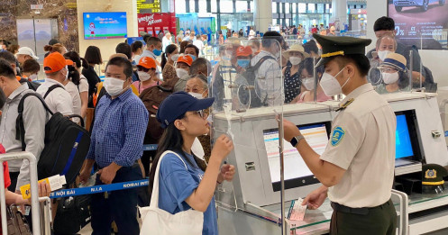 Sân bay Nội Bài đạt kỷ lục cao điểm, nghiên cứu thu phí tự động không dừng